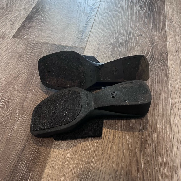 Vintage Cherokee Black Slide Sandals - Picture 4 of 4